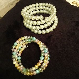 Pearl look stretch multi strands bracelets.